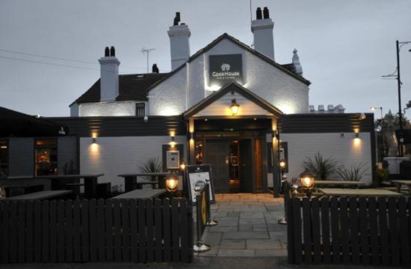 Vale View Apartment, Prestatyn, North Wales - A Stylish, Dog-Friendly Holiday Let Just A 5 Min Walk To Beach & Town! Εξωτερικό φωτογραφία
